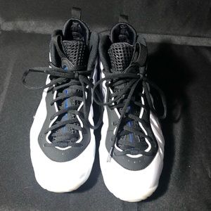 Pre-owned. Women’s Air max shoe by Nike